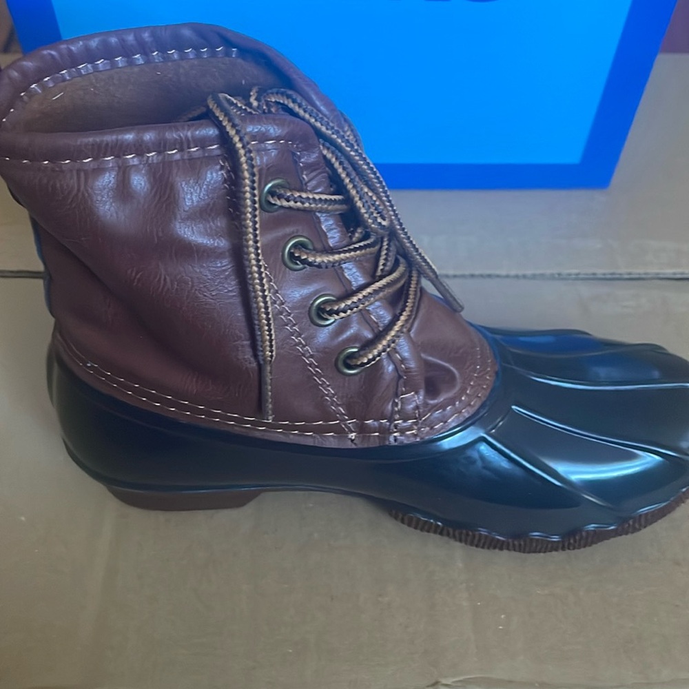 Boys boots